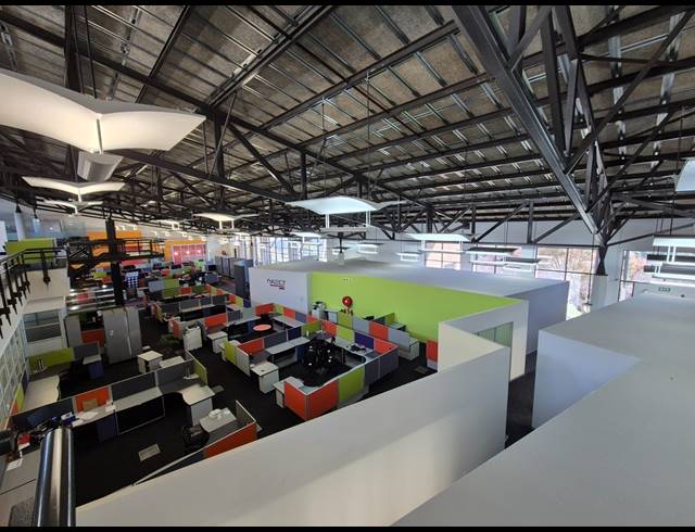 3,888M² OFFICE TO LET IN LONGMEADOW